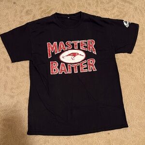 Graphic tee, size M